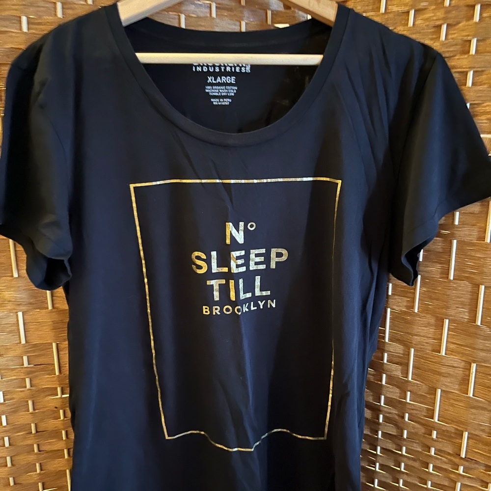 No Sleep Til Brooklyn Black & Gold T-Shirt, Size XL